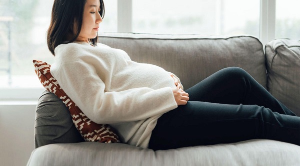 mẹ bầu vươn vai có ảnh hưởng đến thai nhi