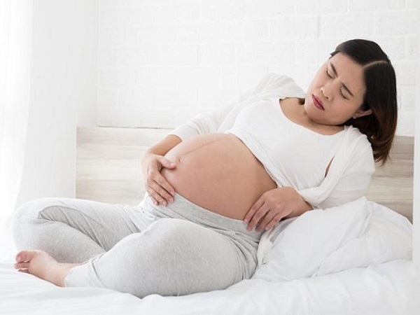 Những cơn đau bụng dưới ở tuần 36 của thai kỳ.