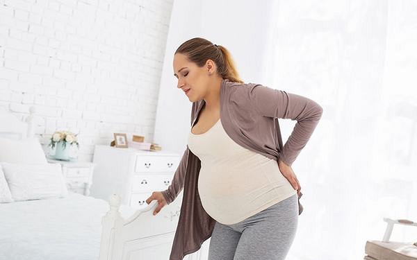 đau thắt lưng khi mang thai