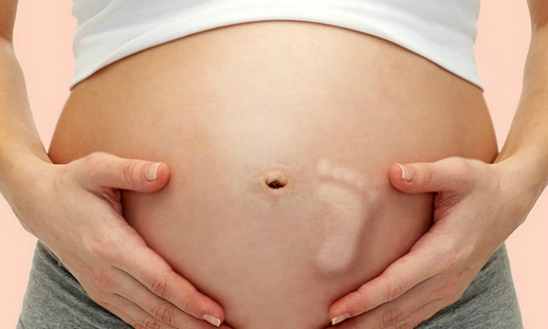 Hành động thai nhi trườn